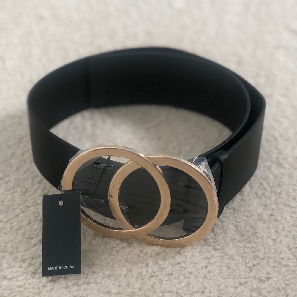 NWT- 💛🖤chunky black/gold belt🖤💛